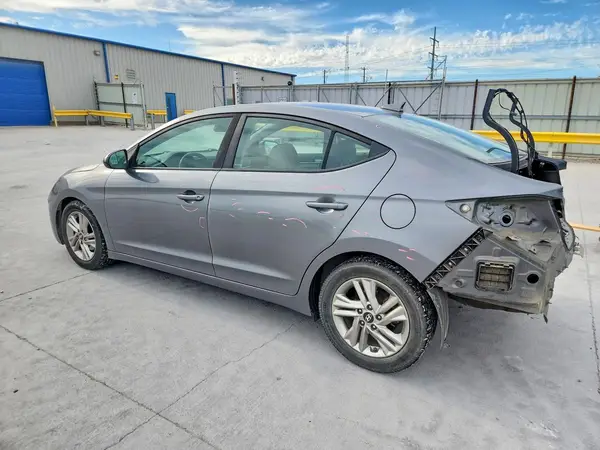 5NPD84LFXKH407928 2019 HYUNDAI ELANTRA - Image 2