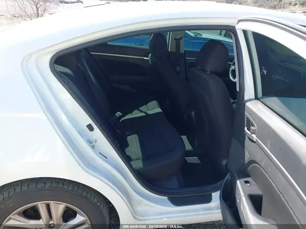 5NPD84LFXKH410893 2019 HYUNDAI ELANTRA - Image 8