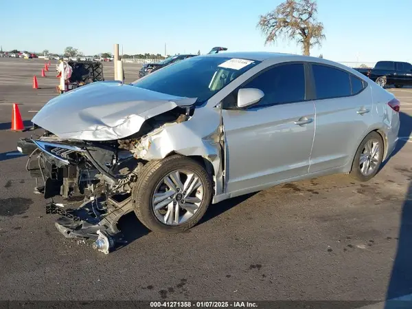 5NPD84LFXKH413003 2019 HYUNDAI ELANTRA - Image 2