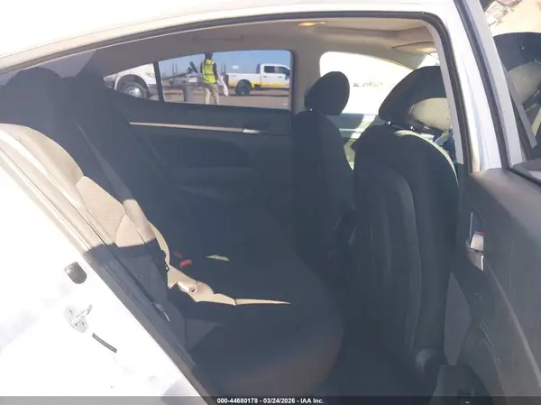 5NPD84LFXKH421599 2019 HYUNDAI ELANTRA - Image 8
