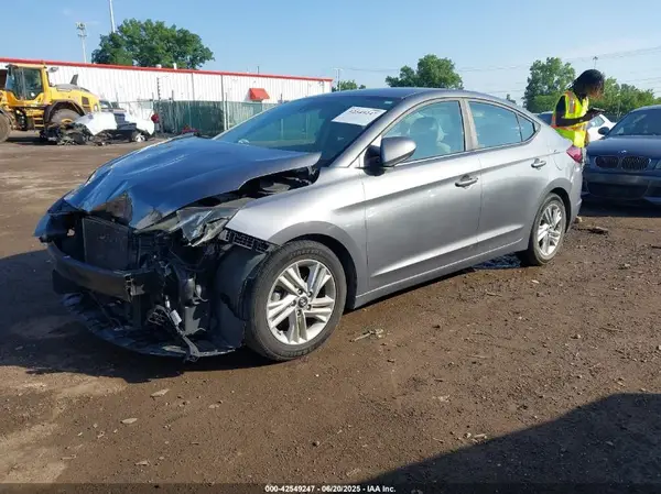 5NPD84LFXKH440069 2019 HYUNDAI ELANTRA - Image 2