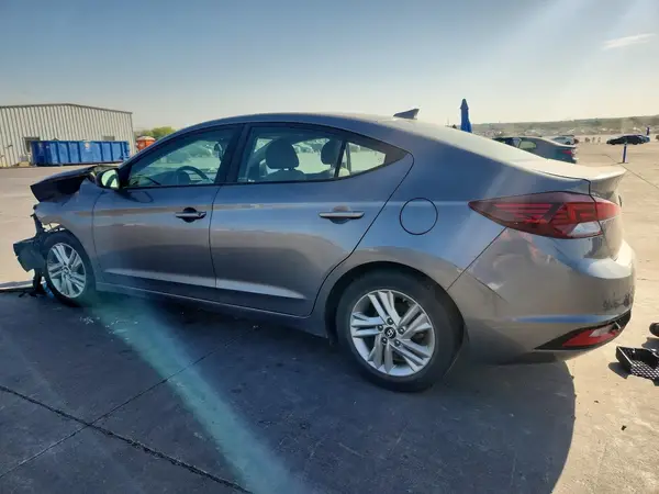 5NPD84LFXKH440220 2019 HYUNDAI ELANTRA - Image 2