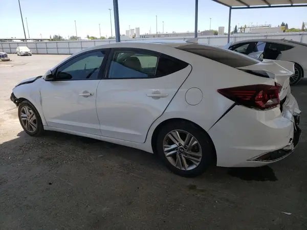 5NPD84LFXKH446504 2019 HYUNDAI ELANTRA - Image 2