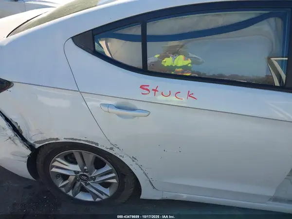 5NPD84LFXKH465635 2019 HYUNDAI ELANTRA - Image 8