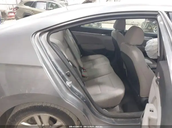 5NPD84LFXKH470897 2019 HYUNDAI ELANTRA - Image 8
