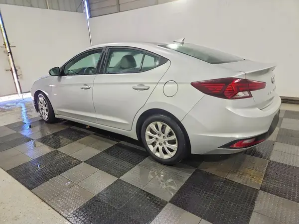 5NPD84LFXKH472424 2019 HYUNDAI ELANTRA - Image 2
