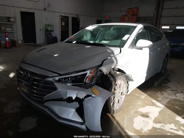 5NPD84LFXKH474318 2019 HYUNDAI ELANTRA - Image 2