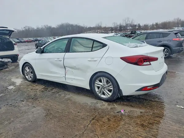 5NPD84LFXKH475520 2019 HYUNDAI ELANTRA - Image 2