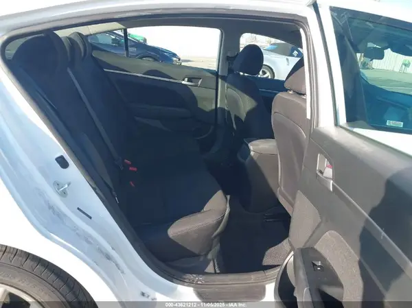 5NPD84LFXKH475758 2019 HYUNDAI ELANTRA - Image 8