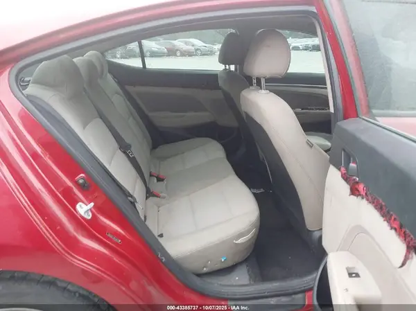 5NPD84LFXKH484556 2019 HYUNDAI ELANTRA - Image 8