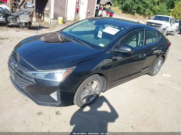 5NPD84LFXLH535765 2020 HYUNDAI ELANTRA - Image 2