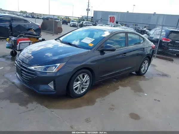5NPD84LFXLH557572 2020 HYUNDAI ELANTRA - Image 2
