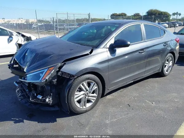 5NPD84LFXLH558205 2020 HYUNDAI ELANTRA - Image 2