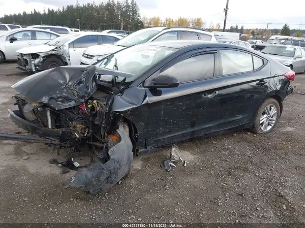5NPD84LFXLH560410 2020 HYUNDAI ELANTRA - Image 2