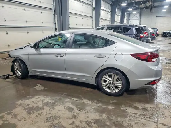5NPD84LFXLH560813 2020 HYUNDAI ELANTRA - Image 2