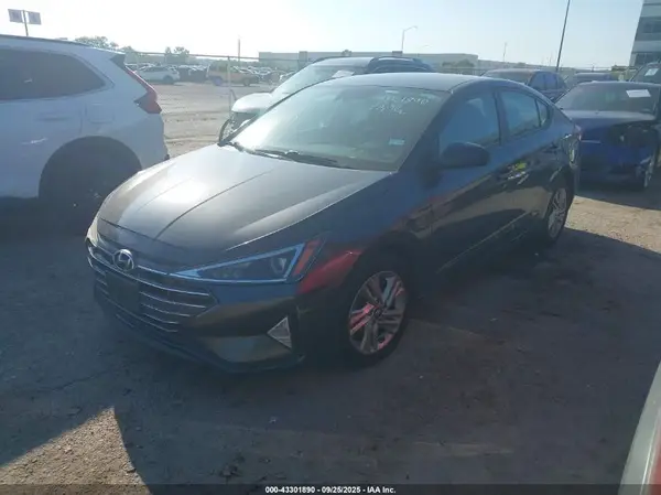 5NPD84LFXLH564196 2020 HYUNDAI ELANTRA - Image 2