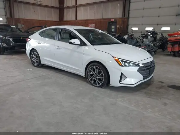 5NPD84LFXLH565056 2020 HYUNDAI ELANTRA - Image 1