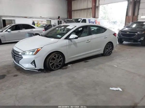 5NPD84LFXLH565056 2020 HYUNDAI ELANTRA - Image 2