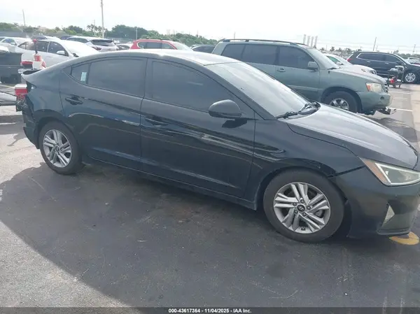 5NPD84LFXLH582102 2020 HYUNDAI ELANTRA - Image 1