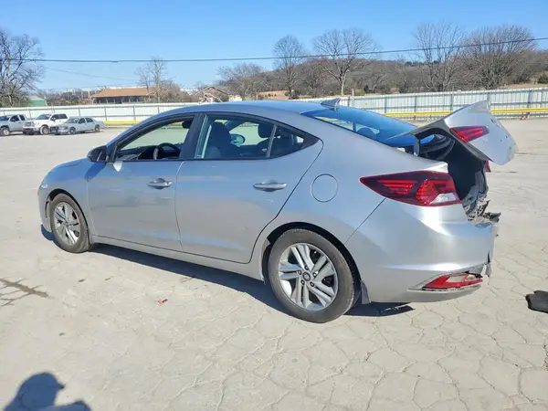 5NPD84LFXLH588059 2020 HYUNDAI ELANTRA - Image 2