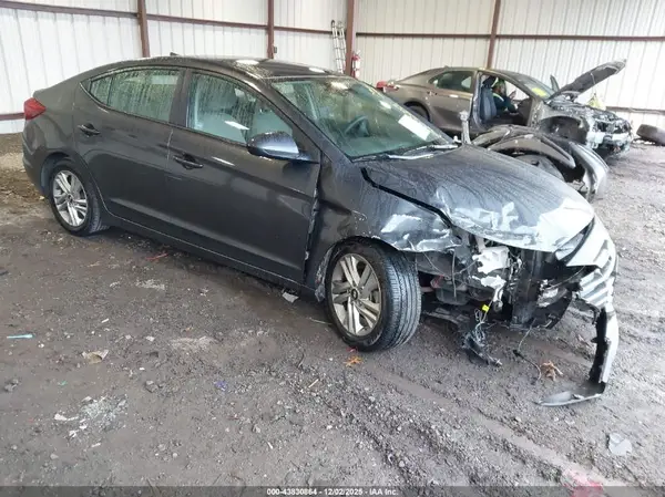 5NPD84LFXLH613557 2020 HYUNDAI ELANTRA - Image 1