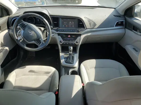 5NPD94LA4HH061062 2017 HYUNDAI ELANTRA - Image 8