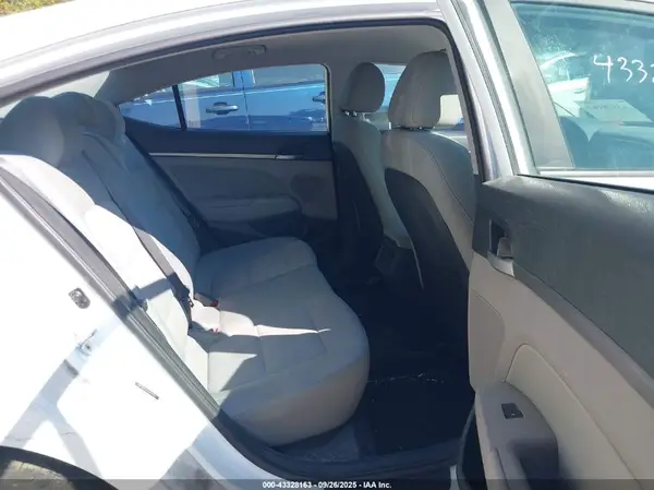 5NPD94LA4HH070912 2017 HYUNDAI ELANTRA - Image 8