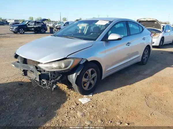 5NPD94LA5HH075360 2017 HYUNDAI ELANTRA - Image 2