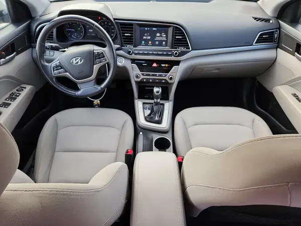 5NPD94LA7HH137681 2017 HYUNDAI ELANTRA - Image 8