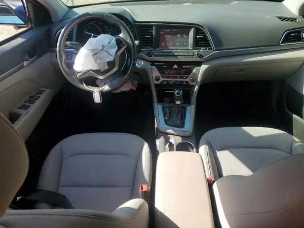 5NPD94LA7JH395110 2018 HYUNDAI ELANTRA - Image 8