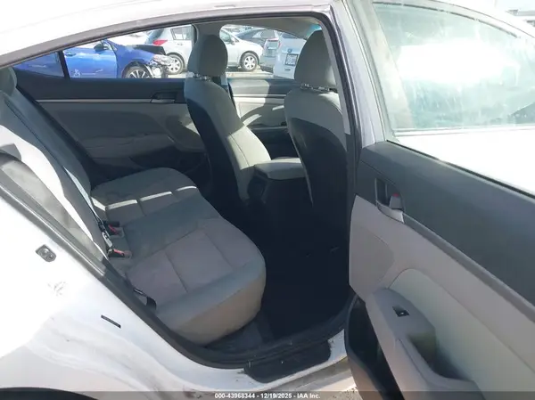 5NPD94LA8HH075739 2017 HYUNDAI ELANTRA - Image 8