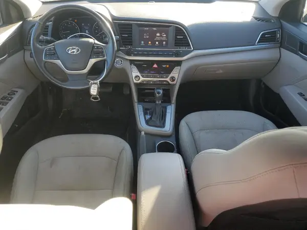 5NPD94LA9HH061137 2017 HYUNDAI ELANTRA - Image 8