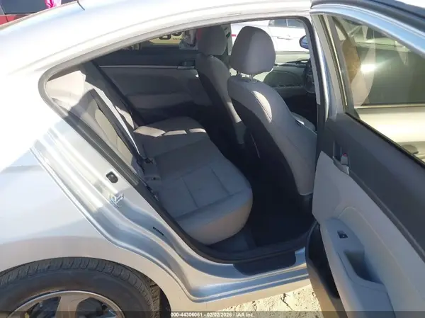 5NPD94LA9HH116105 2017 HYUNDAI ELANTRA - Image 8