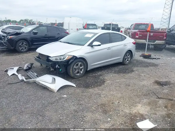5NPD94LA9JH358799 2018 HYUNDAI ELANTRA - Image 2