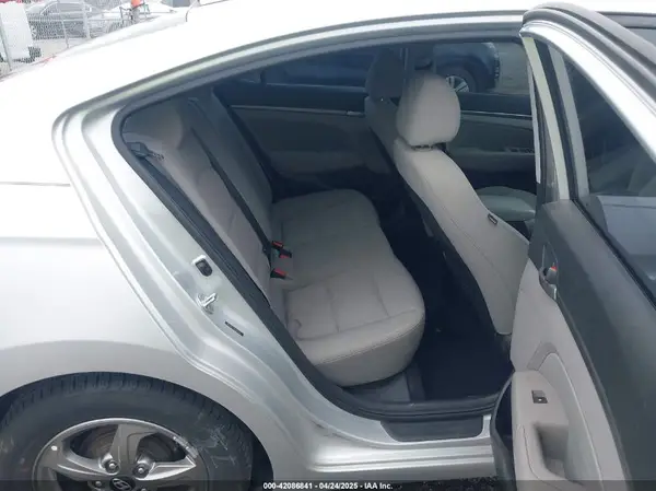5NPD94LA9JH358799 2018 HYUNDAI ELANTRA - Image 8