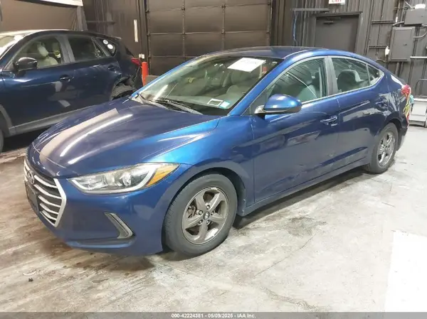 5NPD94LAXHH070770 2017 HYUNDAI ELANTRA - Image 2