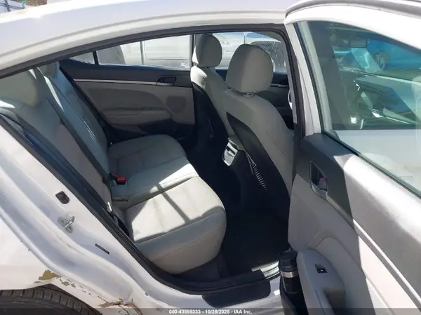5NPD94LAXHH076486 2017 HYUNDAI ELANTRA - Image 8