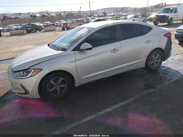 5NPD94LAXHH089643 2017 HYUNDAI ELANTRA - Image 2