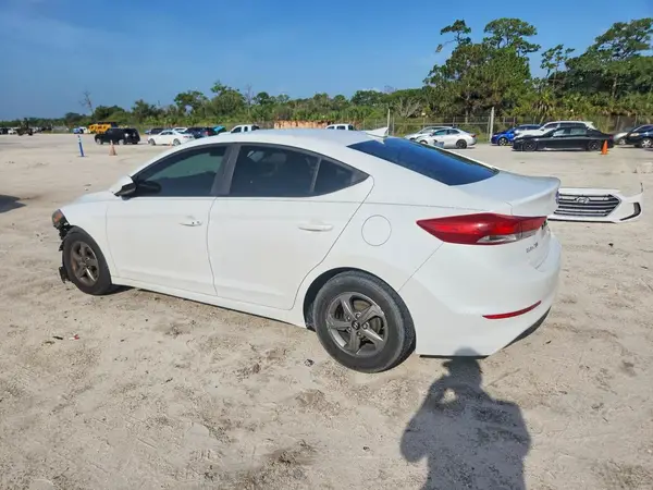 5NPD94LAXHH090470 2017 HYUNDAI ELANTRA - Image 2