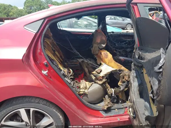 5NPDH4AE0GH653324 2016 HYUNDAI ELANTRA - Image 8