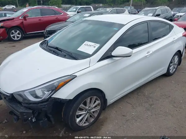 5NPDH4AE0GH654389 2016 HYUNDAI ELANTRA - Image 2