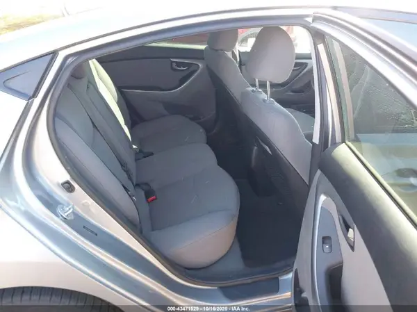 5NPDH4AE0GH658216 2016 HYUNDAI ELANTRA - Image 8