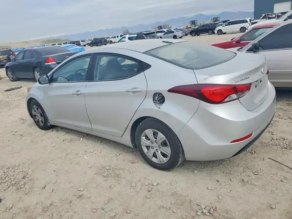 5NPDH4AE0GH665358 2016 HYUNDAI ELANTRA - Image 2