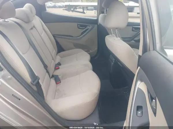 5NPDH4AE0GH665568 2016 HYUNDAI ELANTRA - Image 8