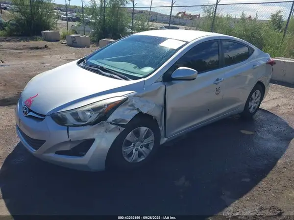 5NPDH4AE0GH666185 2016 HYUNDAI ELANTRA - Image 2