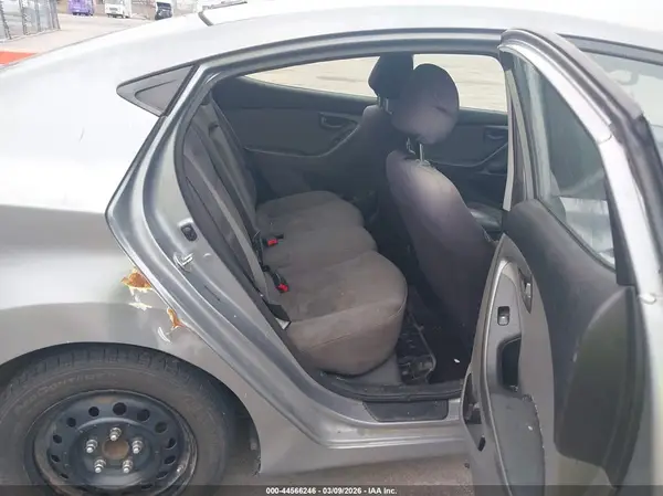 5NPDH4AE0GH667451 2016 HYUNDAI ELANTRA - Image 8