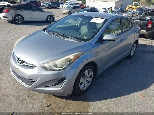 5NPDH4AE0GH669832 2016 HYUNDAI ELANTRA - Image 2