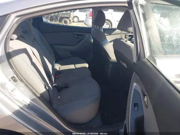 5NPDH4AE0GH669832 2016 HYUNDAI ELANTRA - Image 8
