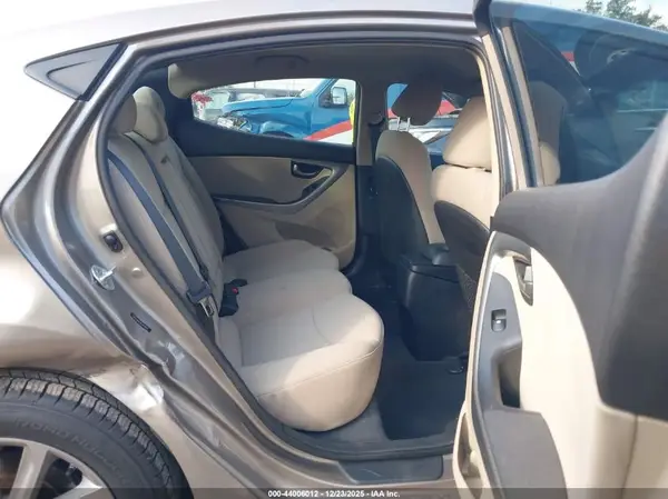 5NPDH4AE0GH670625 2016 HYUNDAI ELANTRA - Image 8