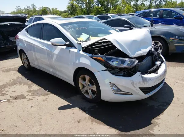 5NPDH4AE0GH675923 2016 HYUNDAI ELANTRA - Image 1